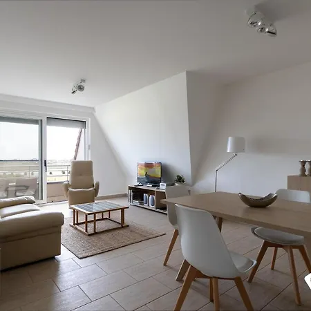 Newport Island Apartment *
